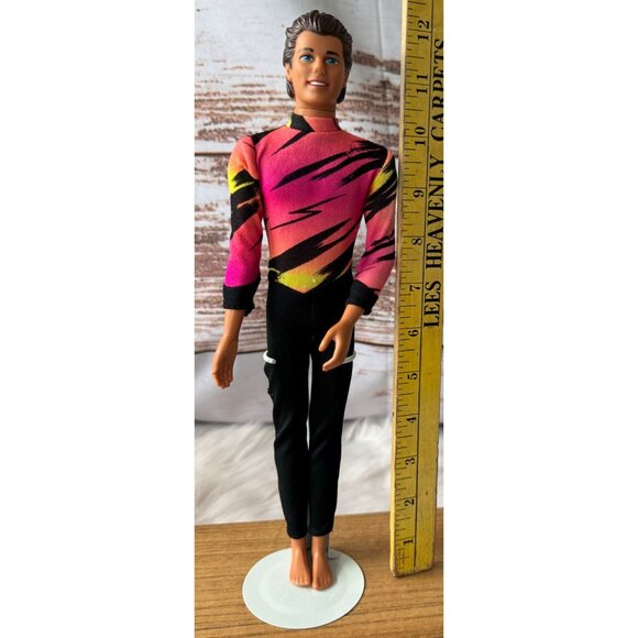 VTG Hot Skatin Ken Doll w Jointed Elbows +Knees for Movement In Original Outfit - Picture 3 of 10